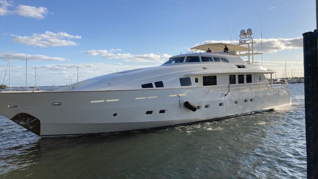 Broward 128′ Angeles