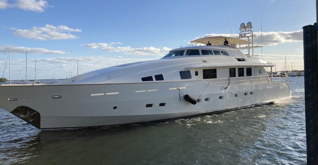 Broward 128′ Angeles