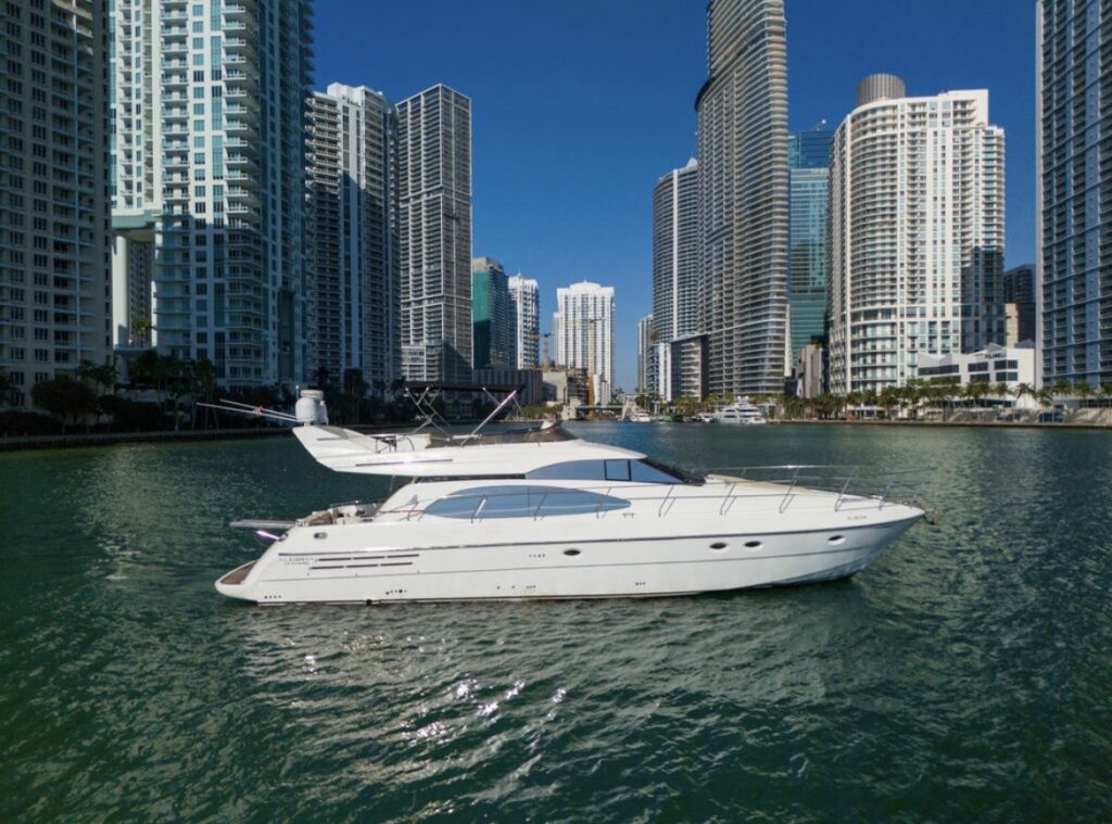 Azimut 62′