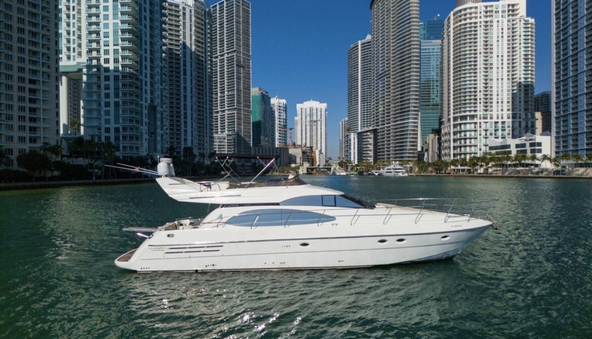 Azimut 62' 8 Azimut 62′