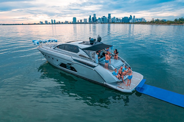 Azimut 64′ Atlantis ” D Padron “