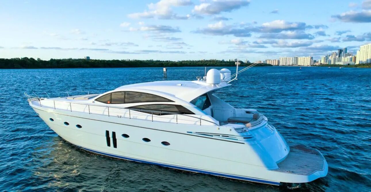 Pershing 68′ Sky