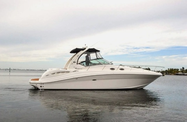 Sea Ray 33′