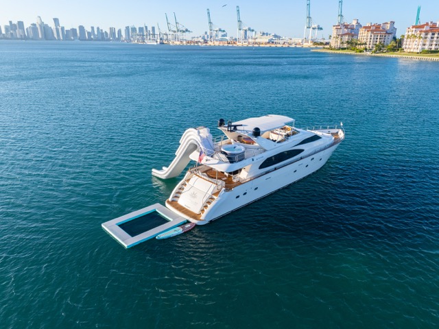 Azimut 90′ Day Dreaming