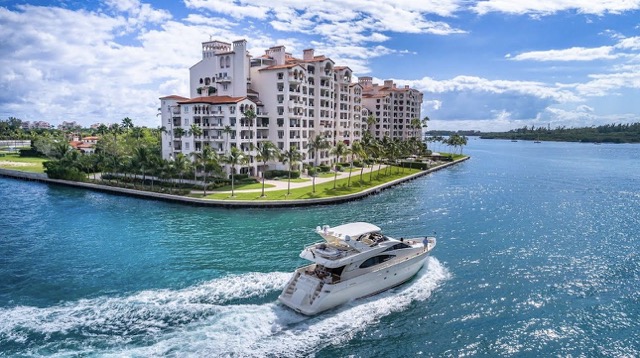 Miami Boat Rentals & Tours — friends on yacht bow