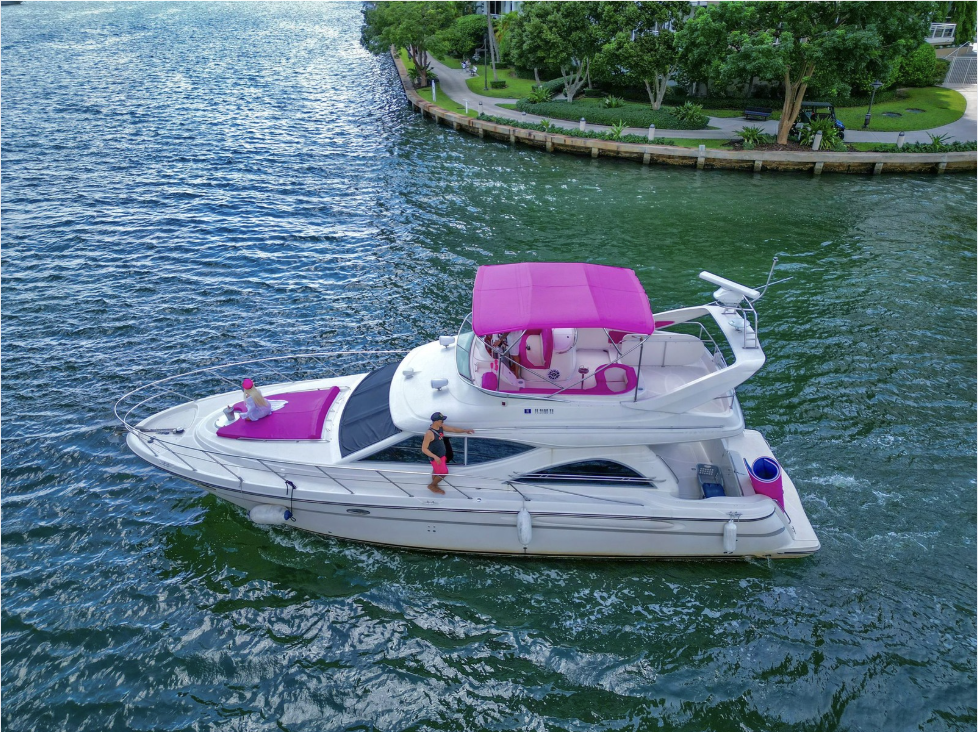 Maxium 51′ Pink Yacht