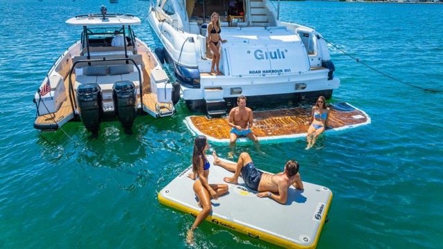 Private Yacht Charter Miami — party-friendly yacht