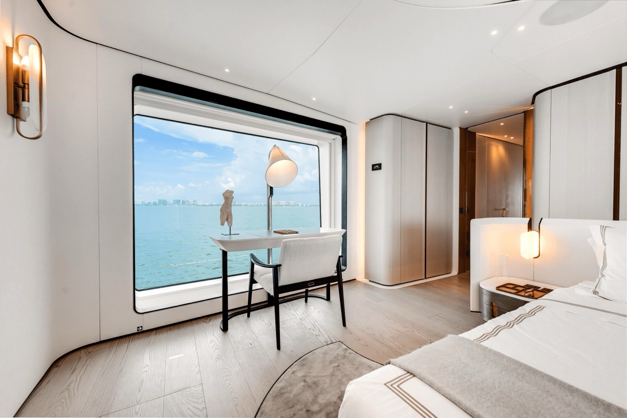 125 Azimut Grande 36 Metri (2025) - Bimini Charters 29 Charter lifestyle β dining setup