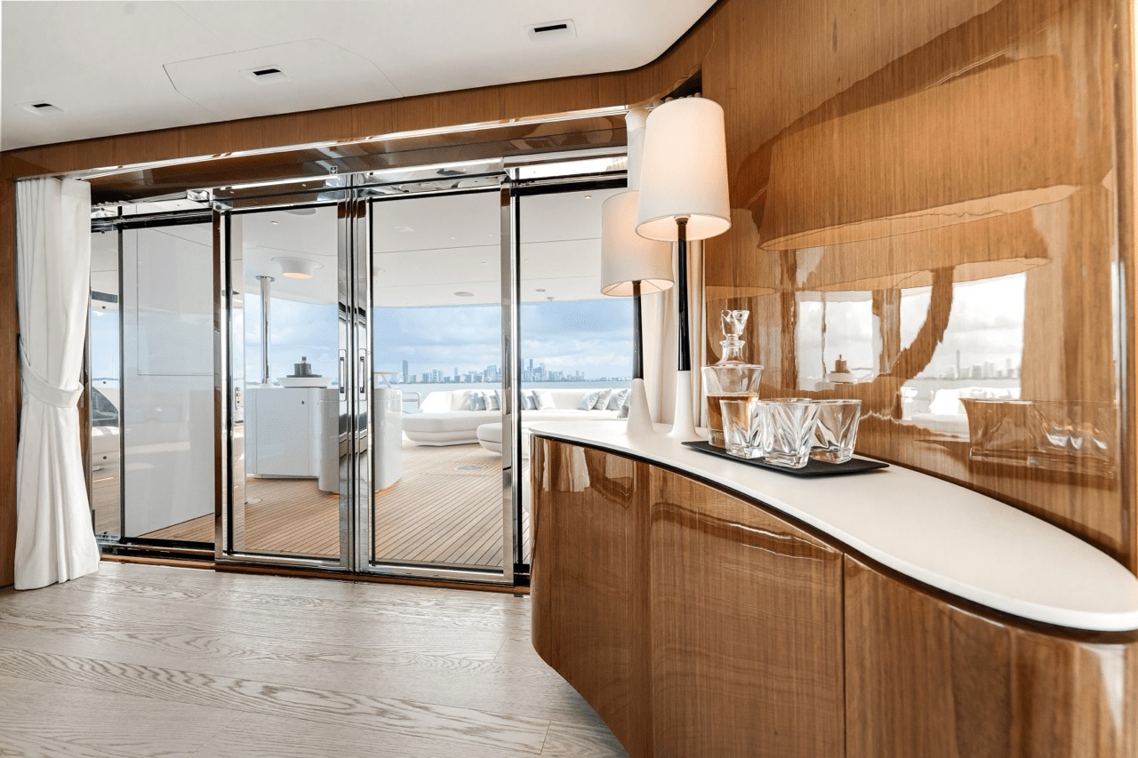 125 Azimut Grande 36 Metri (2025) - Bimini Charters 7 Flybridge bar & seating