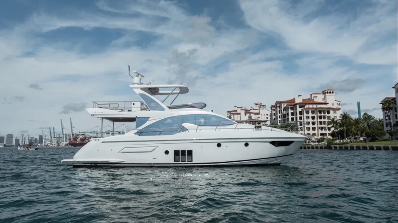 Azimut 50 ft - Bimini Charters 9 Starboard profile β at dock