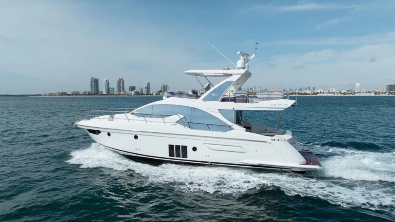 Azimut 50 ft - Bimini Charters 8 Transom and swim platform