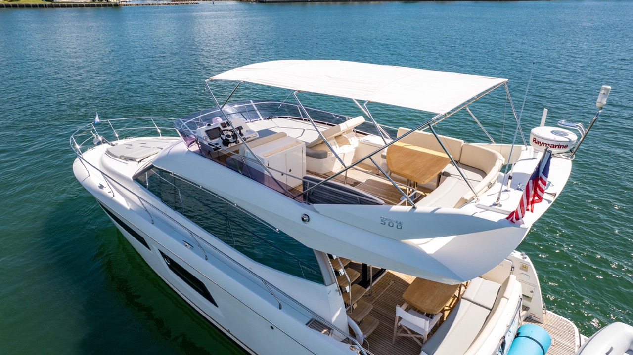 Prestige 55 ft - Bimini Charters 15 Helm electronics close-up