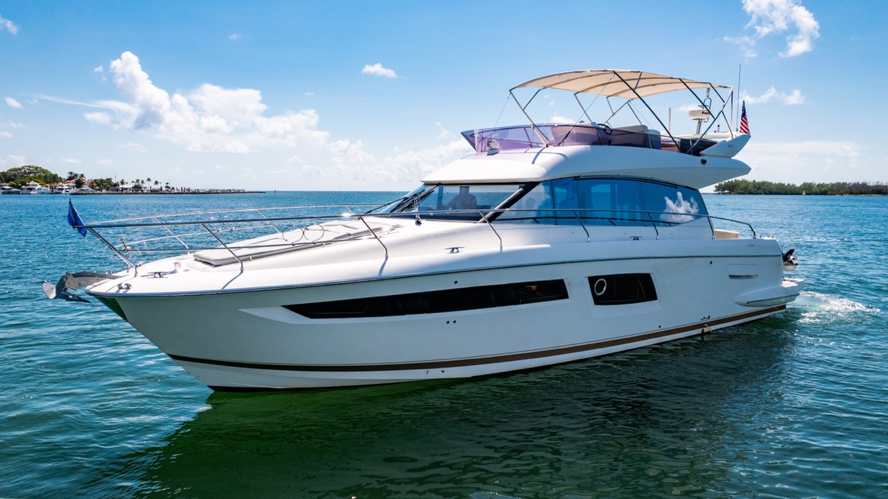 Prestige 55 ft - Bimini Charters 12 Cabin with queen berth