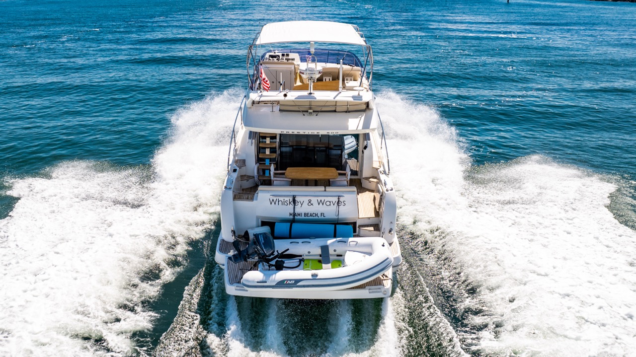 Prestige 55 ft - Bimini Charters 8 Aft cockpit lounge