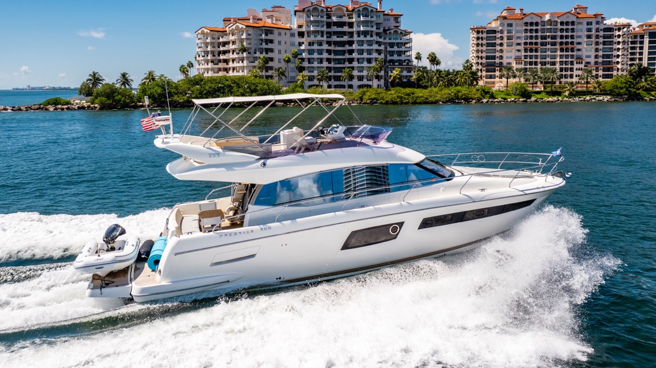 Prestige 55 ft - Bimini Charters 3 Cockpit dining setup