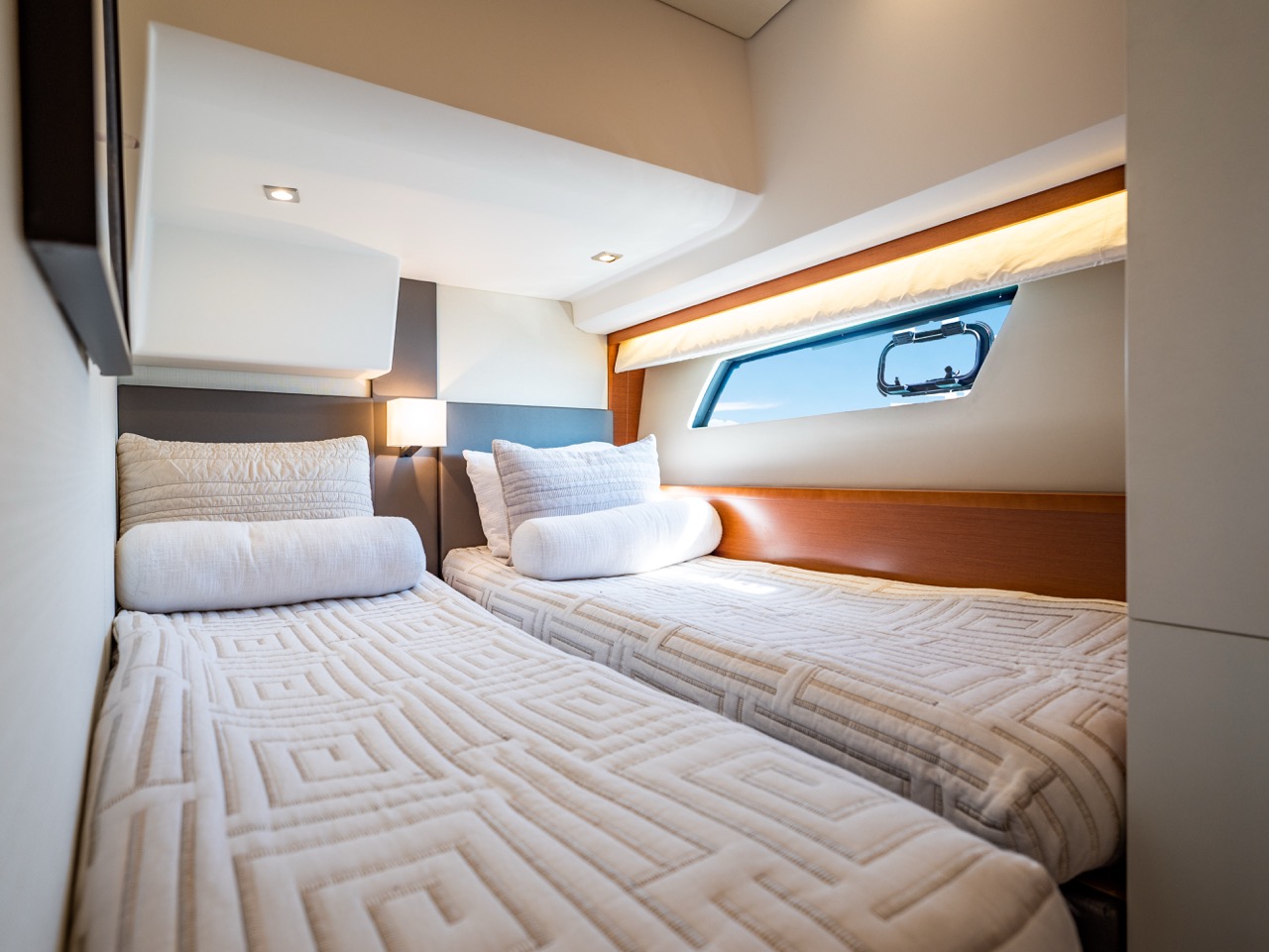 Prestige 55 ft - Bimini Charters 25 Galley detail