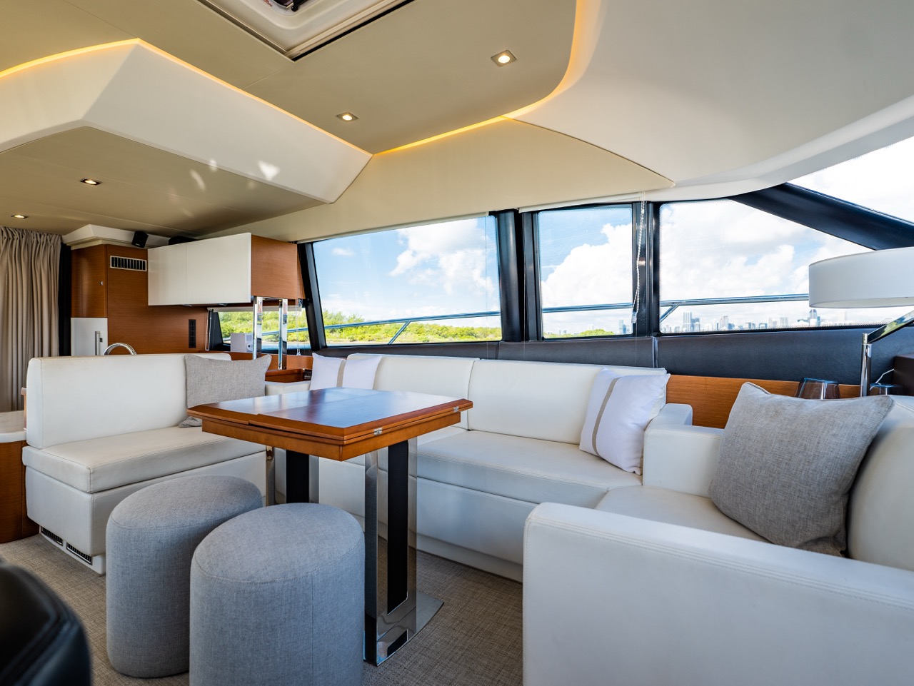 Prestige 55 ft - Bimini Charters 47 Bathroom fixtures β detail