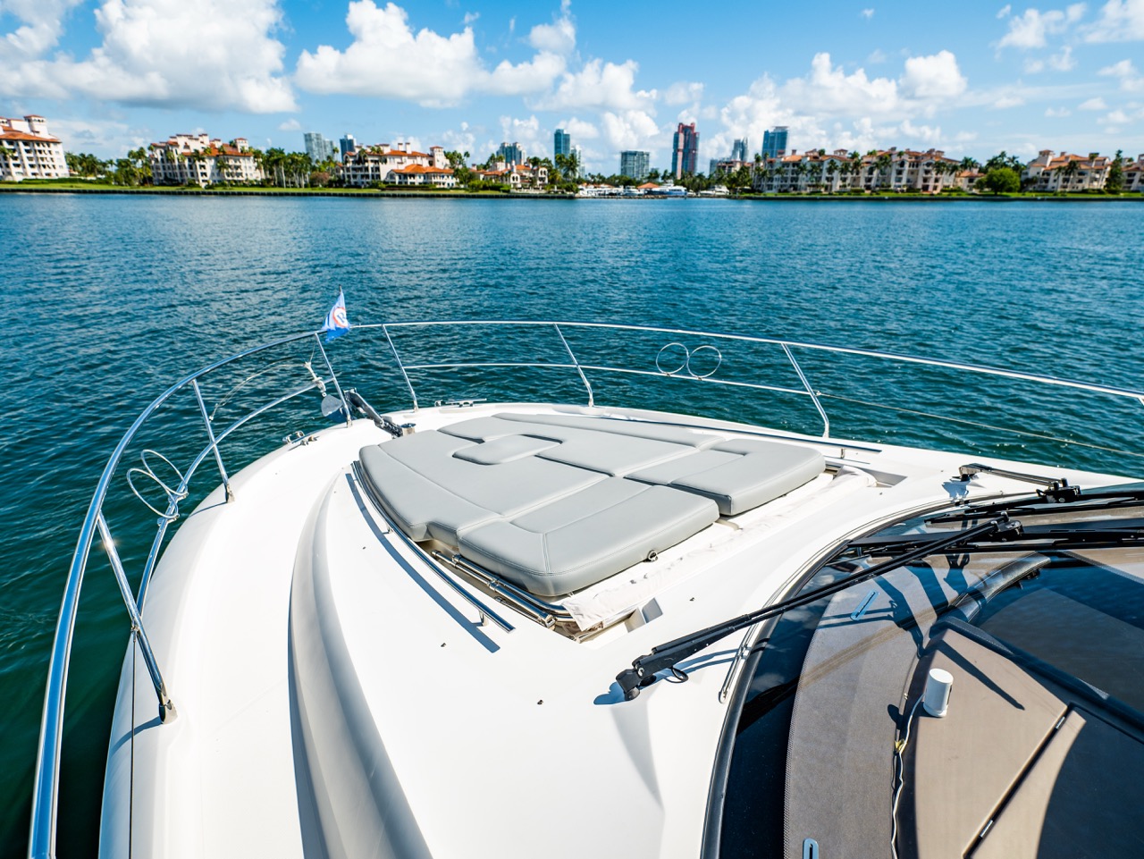 Prestige 55 ft - Bimini Charters 57 Salon panorama β evening