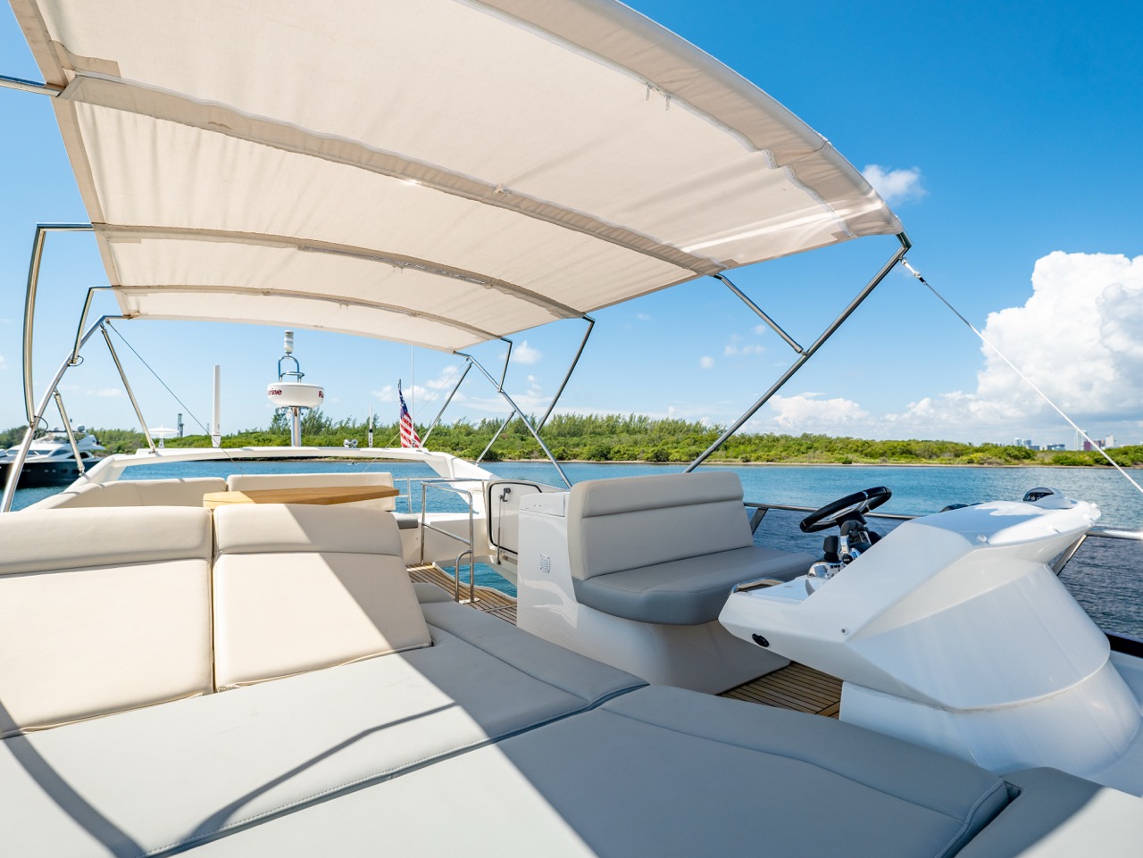 Prestige 55 ft - Bimini Charters 59 Head fixtures β close-up