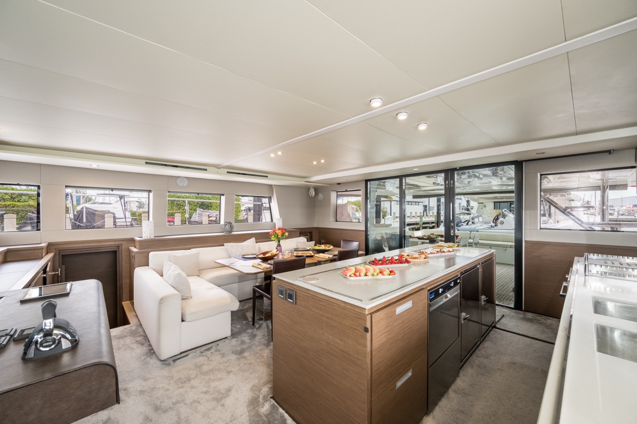 Lagoon Cat 70 ft - Bimini Charters 13 Cabin vanity β Photo 10