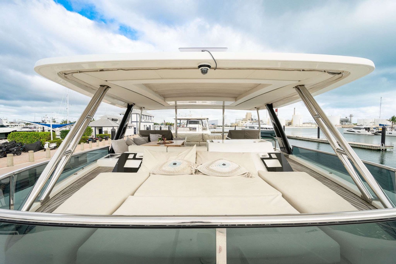 Lagoon Cat 70 ft - Bimini Charters 12 Companionway β Photo 13