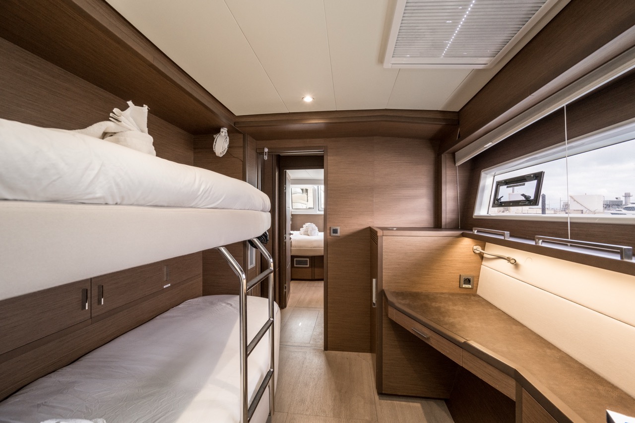 Lagoon Cat 70 ft - Bimini Charters 5 Flybridge lounge β Photo 20