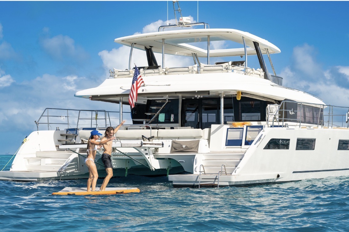 Lagoon Cat 70 ft - Bimini Charters 1 Profile under way β Photo 22