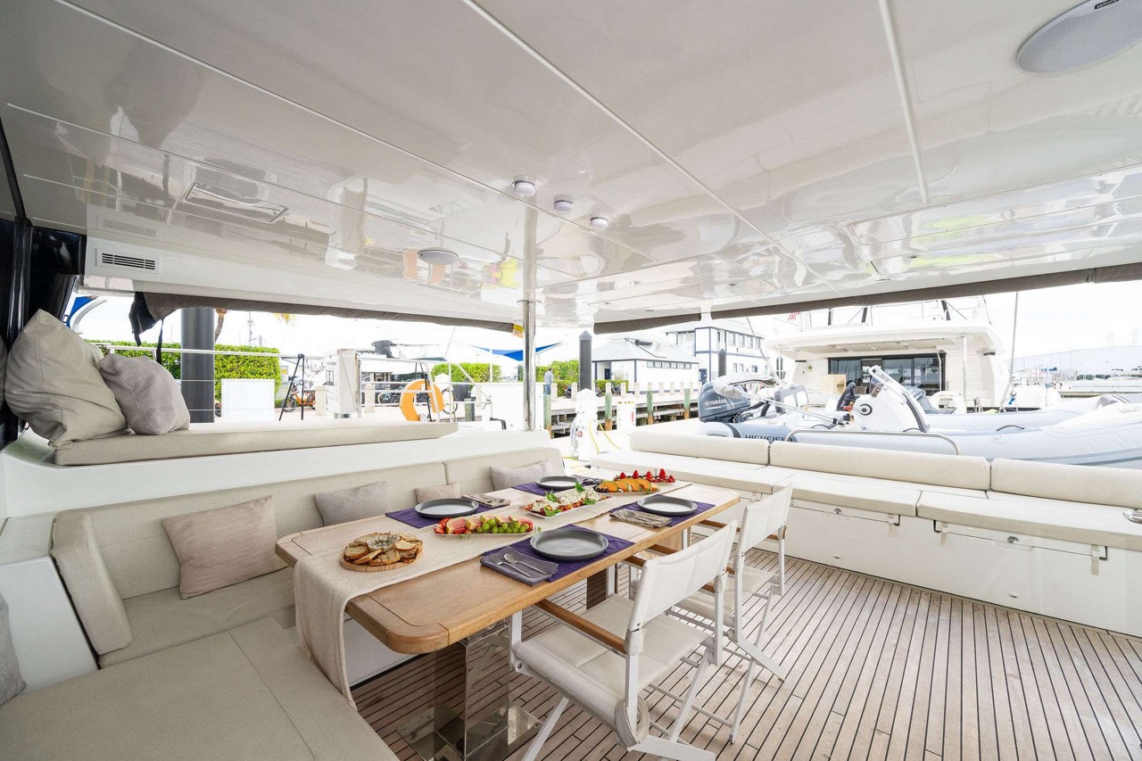 Lagoon Cat 70 ft - Bimini Charters 19 Foredeck detail β Photo 4