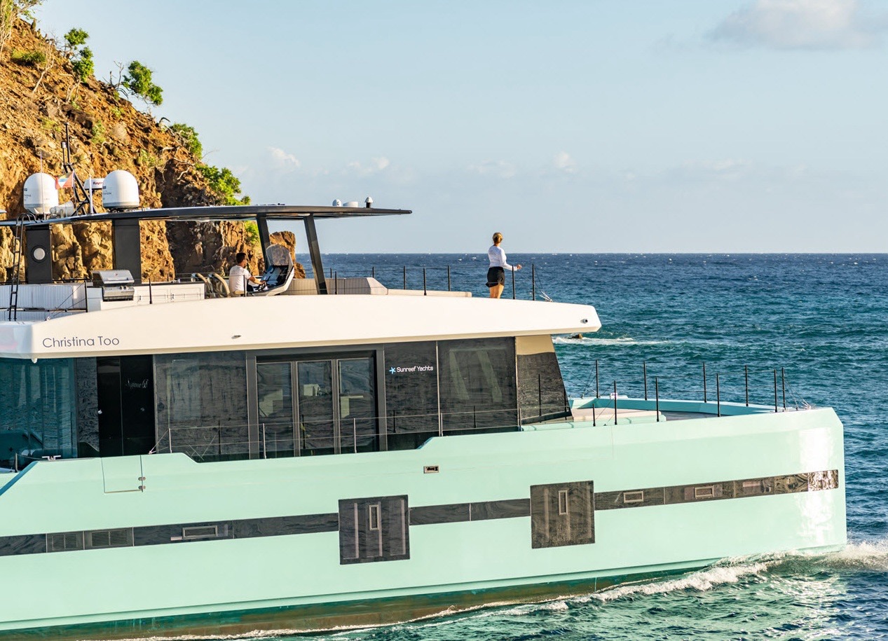 Sunreef Power Cat 70 ft - Bimini Charter 22 Swim platform β water entry