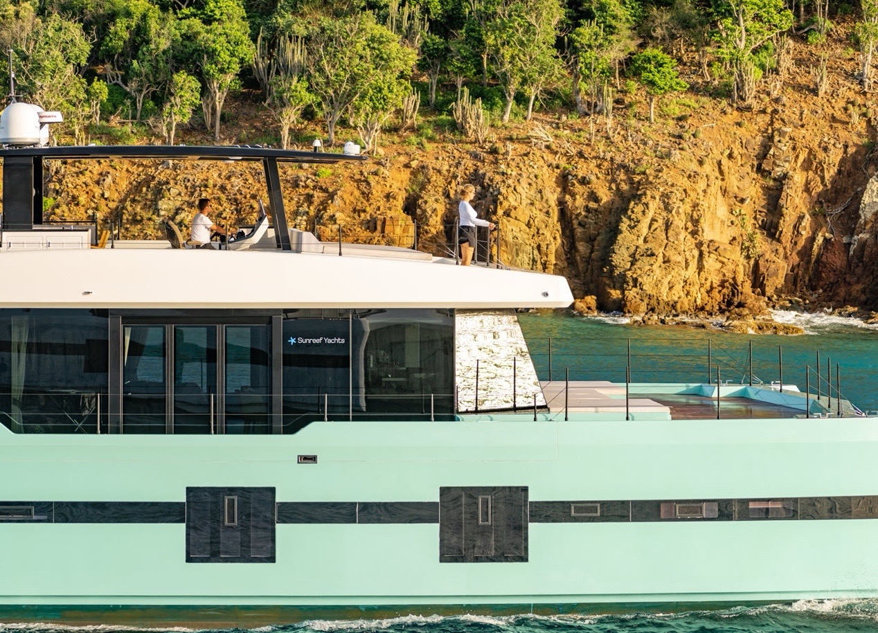 Sunreef Power Cat 70 ft - Bimini Charter 23 Night lighting β exterior ambiance