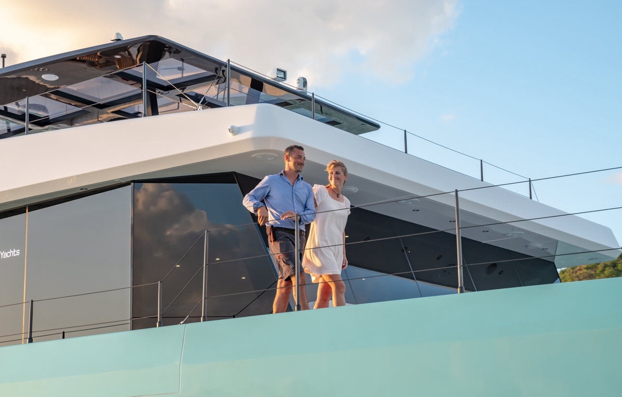 Sunreef Power Cat 70 ft - Bimini Charter 27 Bridge seating β panoramic view