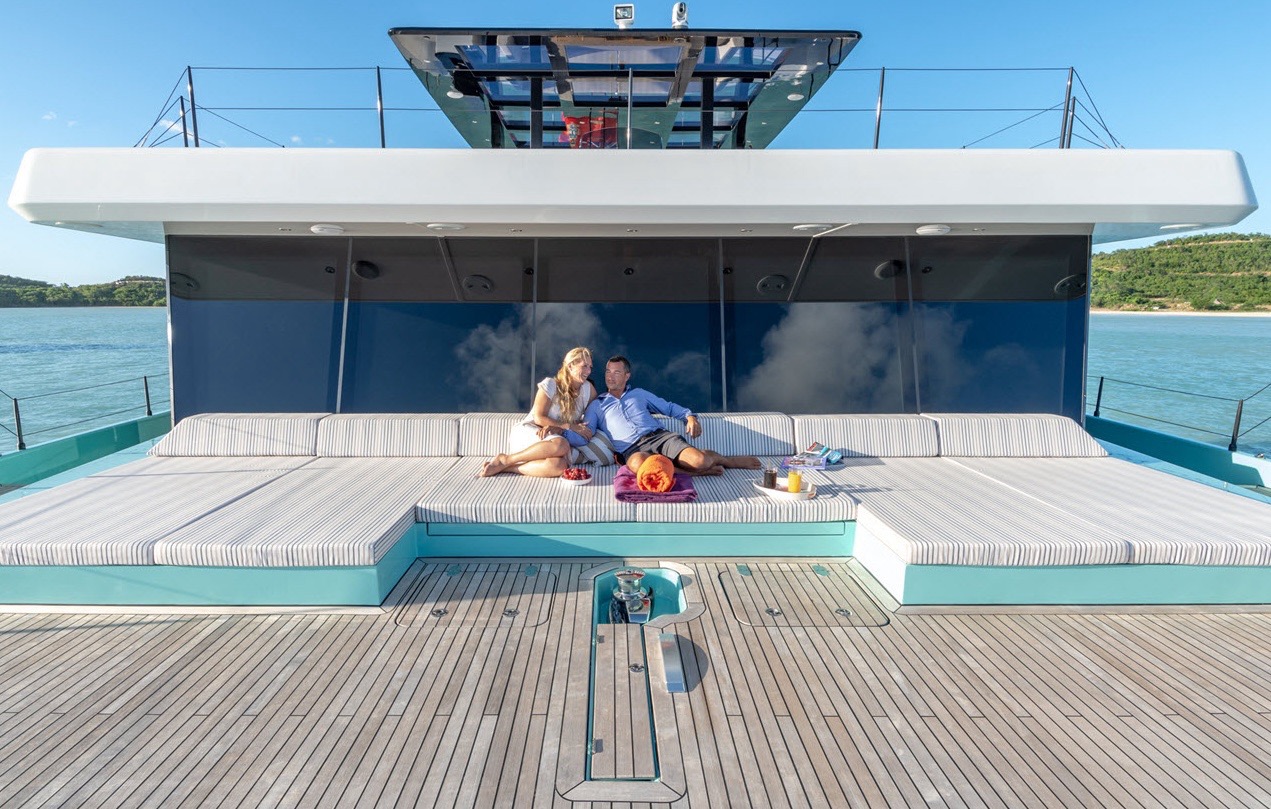 Sunreef Power Cat 70 ft - Bimini Charter 30 Bathroom β shower enclosure