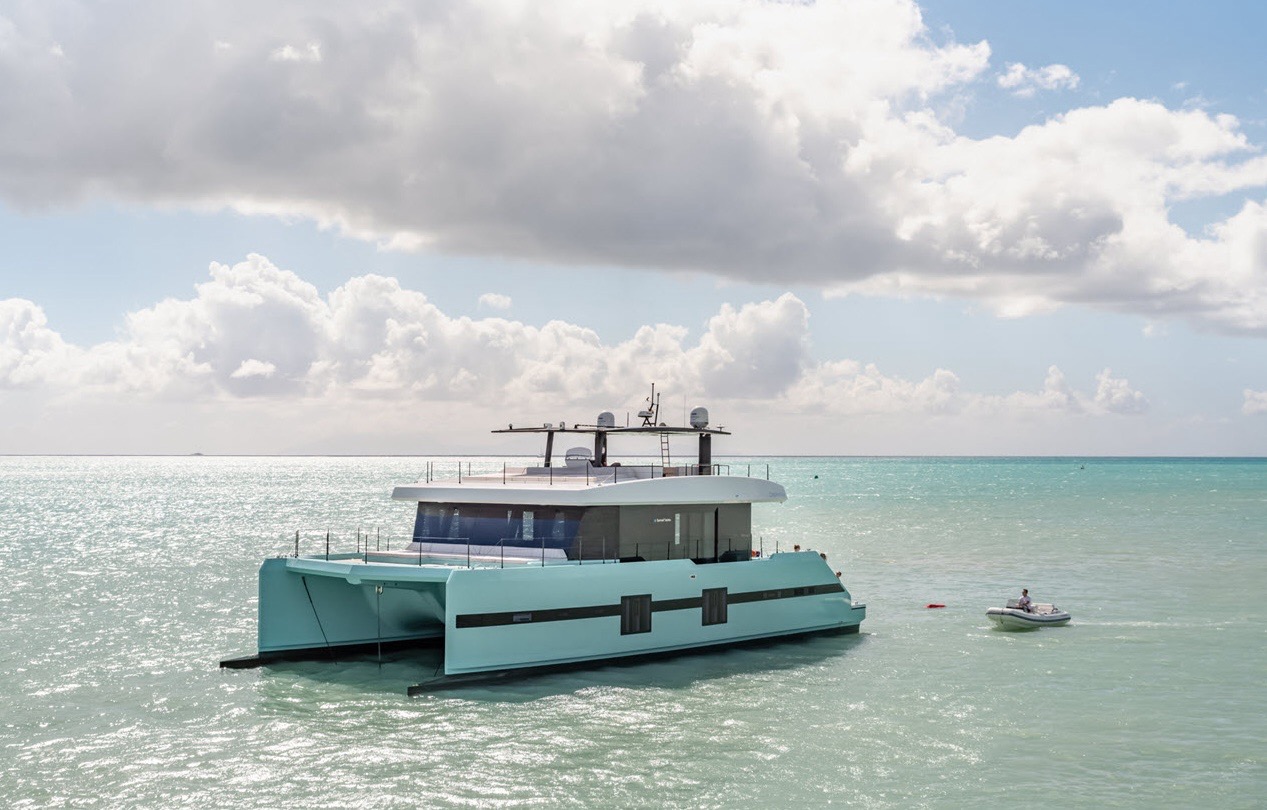 Sunreef Power Cat 70 ft - Bimini Charter 7 Galley β appliances & storage