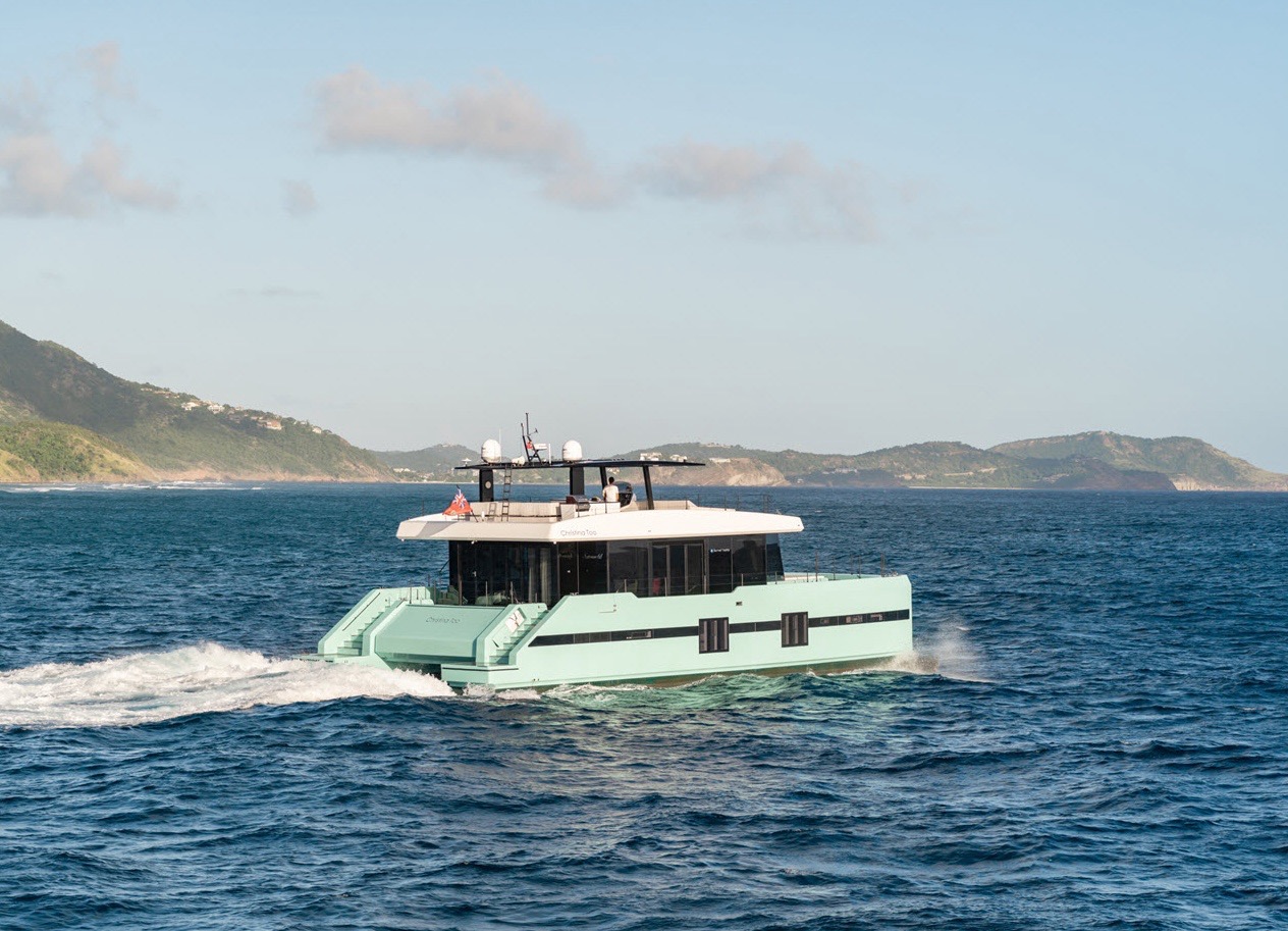 Sunreef Power Cat 70 ft - Bimini Charter 6 Interior dining area