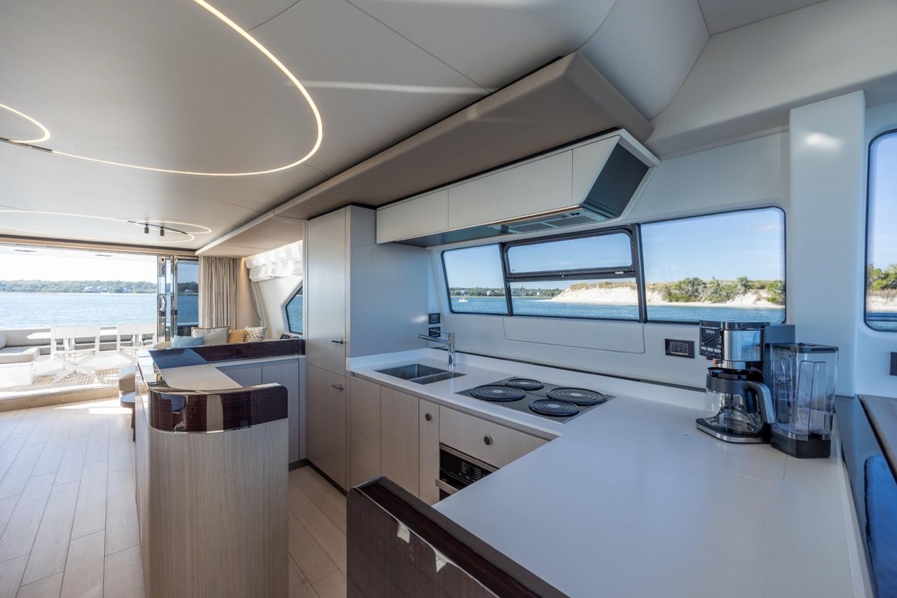 Azimut 75 ft 2021 - Bimini Charter 33 Interior detail β lighting