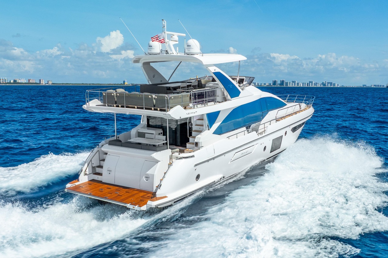 Azimut 75 ft 2021 - Bimini Charter 4 Aft deck seating