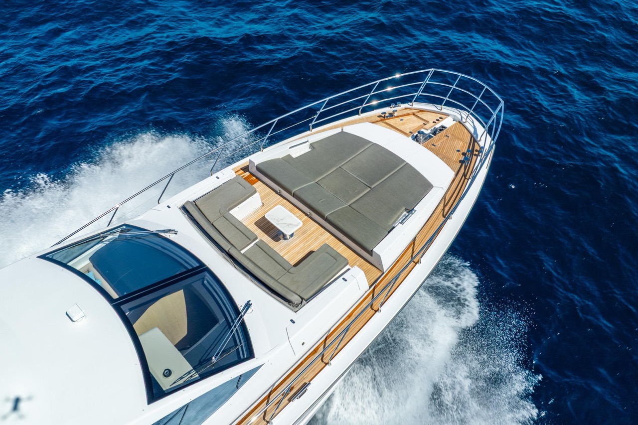 Azimut 75 ft 2021 - Bimini Charter 41 Night scene β marina lights