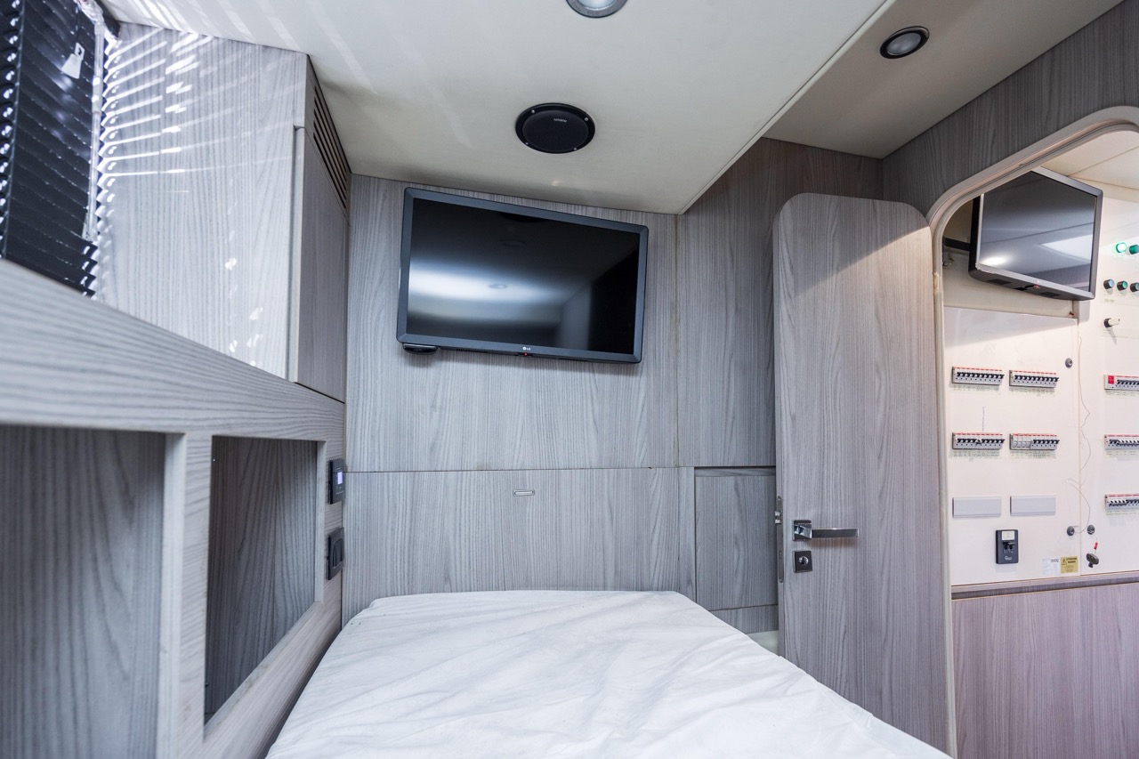 Azimut 75 ft 2021 - Bimini Charter 43 Interior β evening ambiance