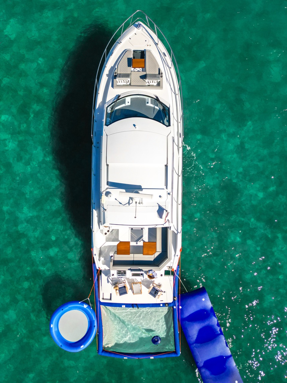 Cantius 45 ft - Bimini Charters 12 Bow β anchor setup