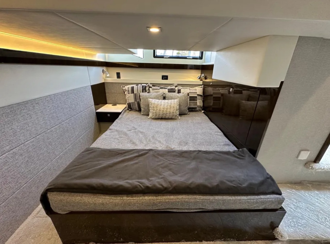 Cantius 45 ft - Bimini Charters 23 Lighting β ambient LEDs