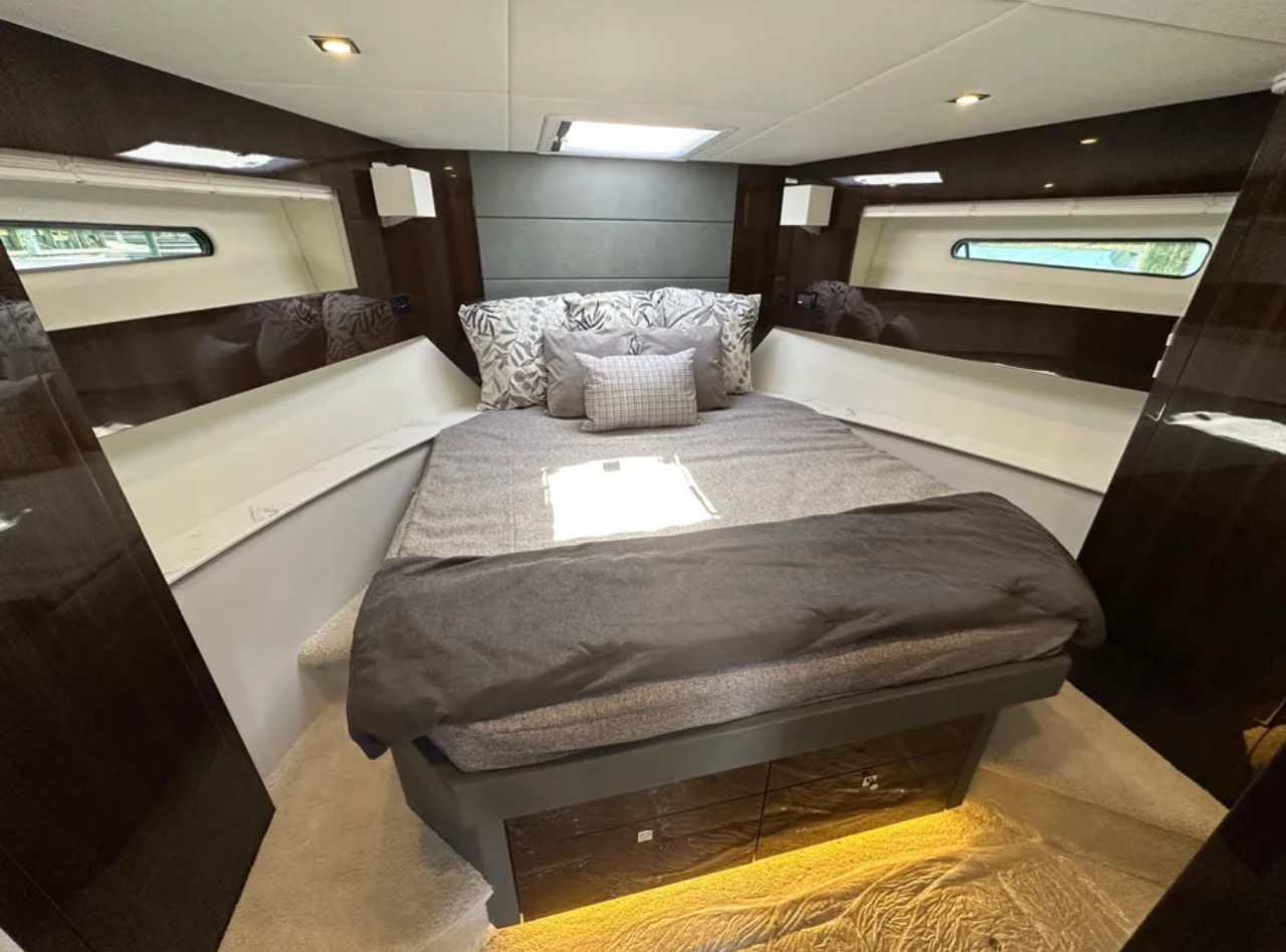 Cantius 45 ft - Bimini Charters 29 Underway β stern wake shot