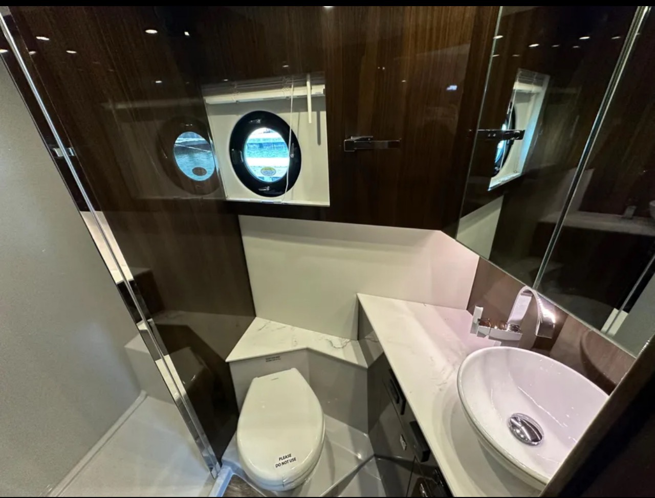 Cantius 45 ft - Bimini Charters 32 Water toys β ready to deploy