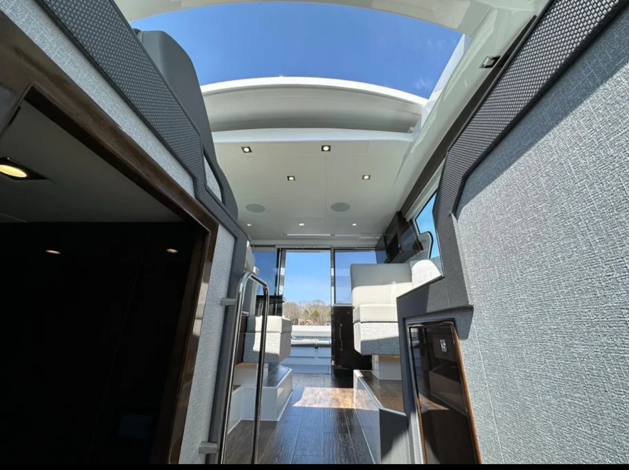 Cantius 45 ft - Bimini Charters 34 Cabin lighting β cozy