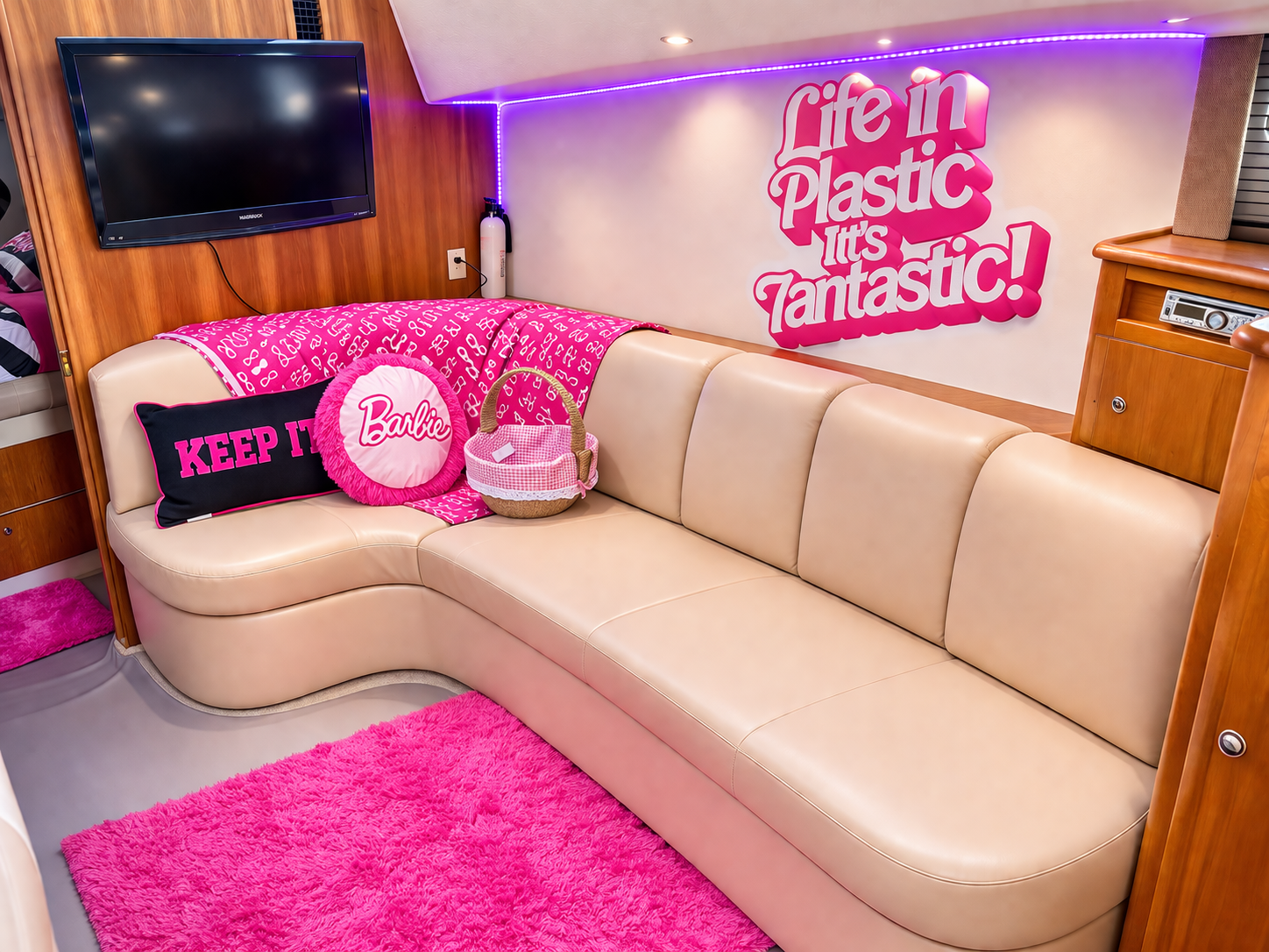 Silverton 42ft Pink Gun gallery image 5